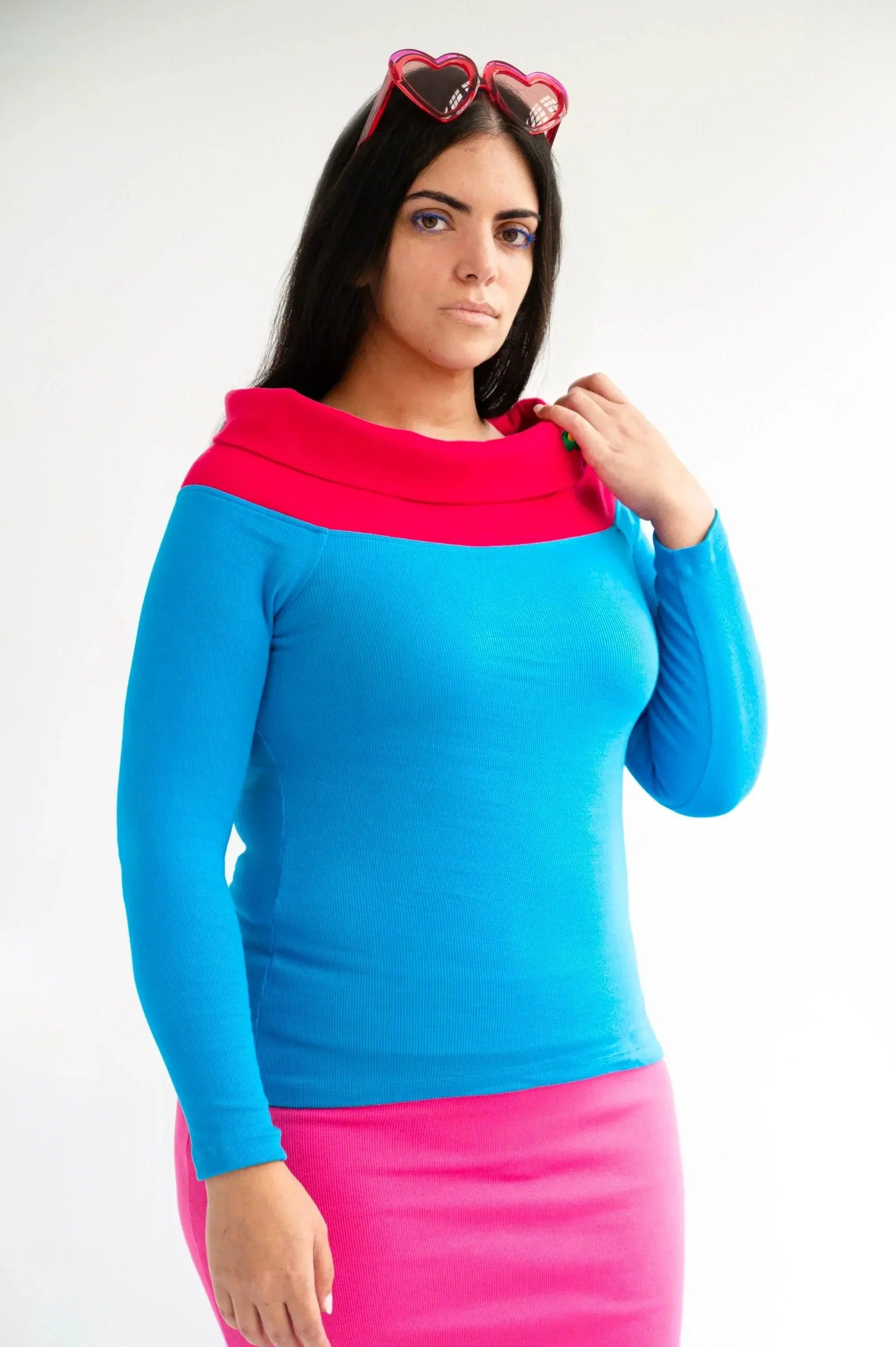 CAMISETA AZUL CUELLO BARCO FUCSIA - Image 6