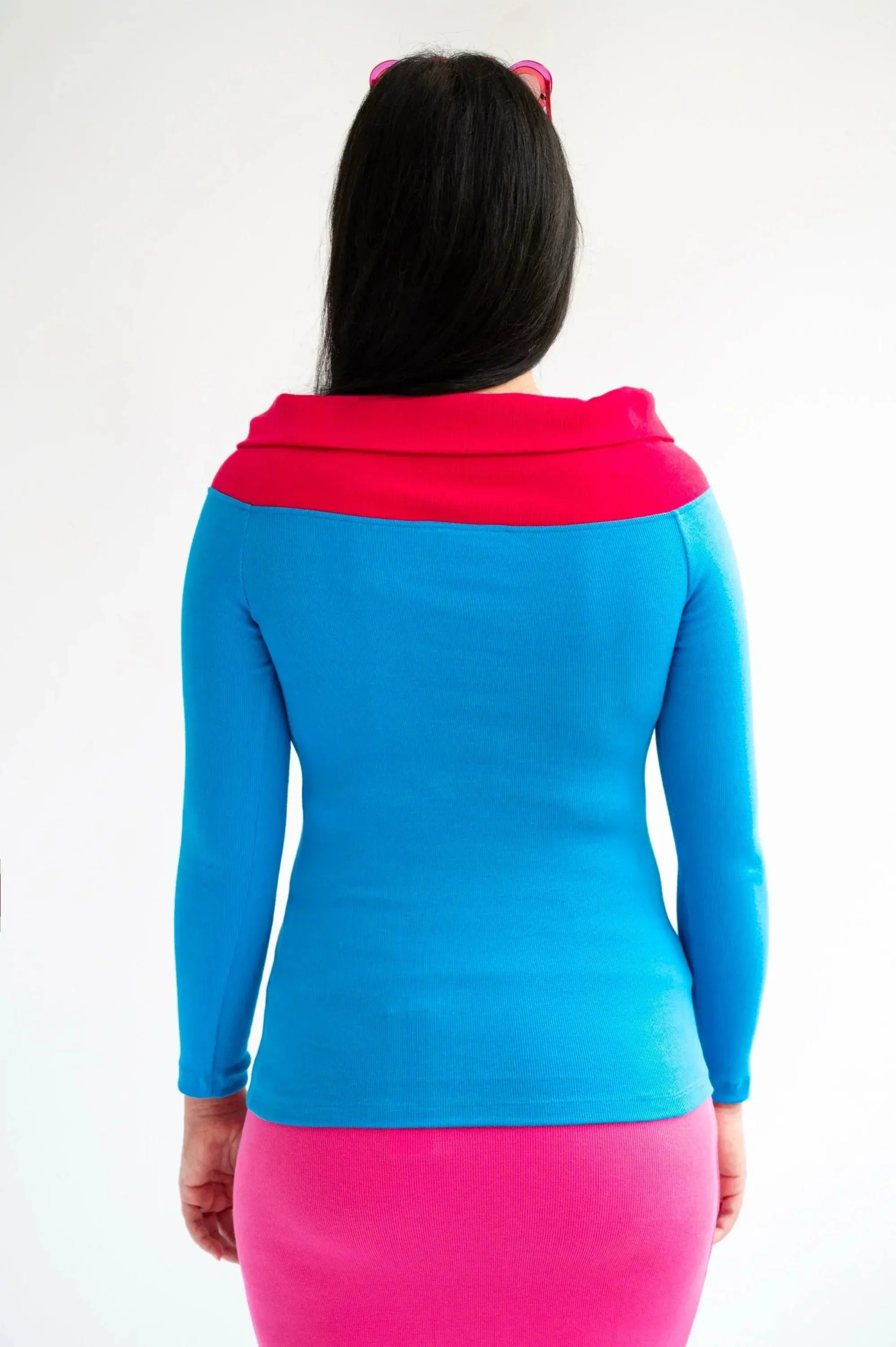 CAMISETA AZUL CUELLO BARCO FUCSIA - Image 8