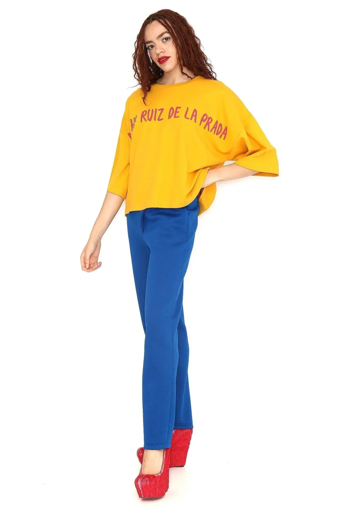 CAMISETA OVERSIZE AMARILLA ARP FUCSIA - Image 4