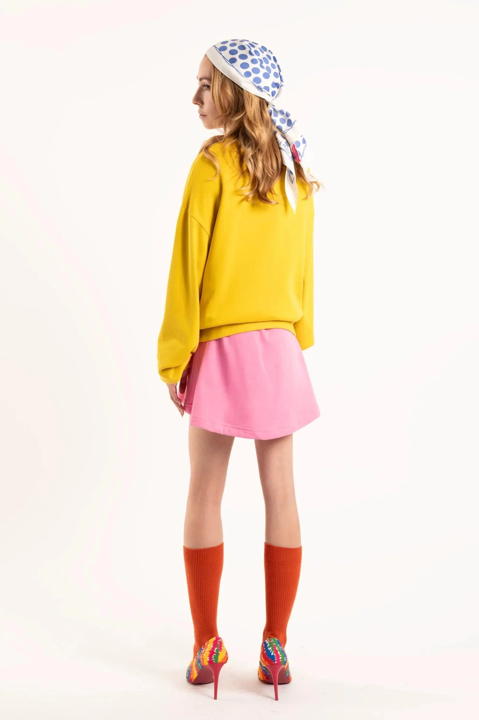 SUDADERA MUJER MOSTAZA FLOR FUCSIA - Image 5
